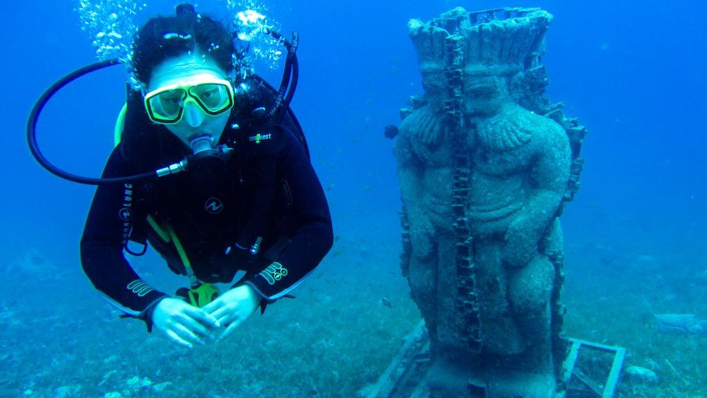 Hostal Deep Blue Divers *